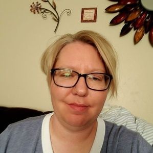 Meet your Posher, Carla